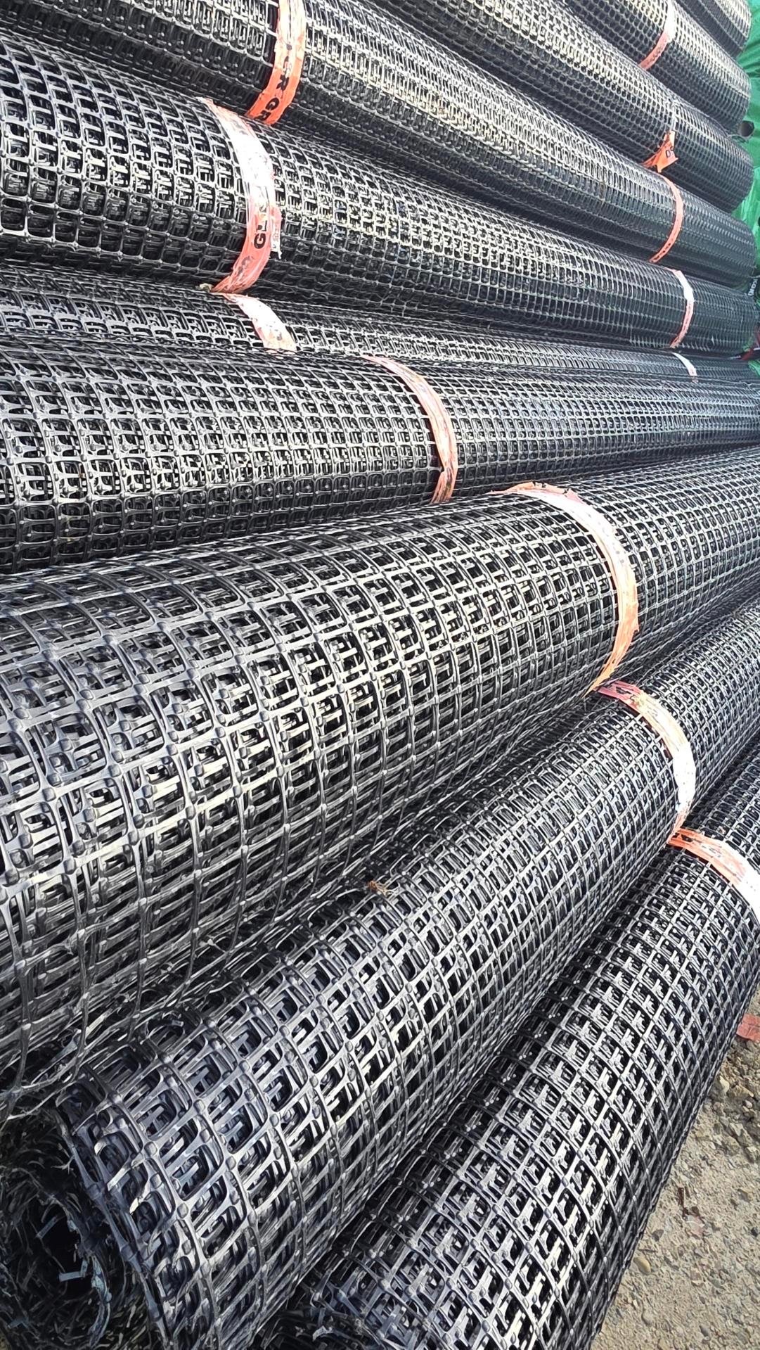 Gladiator Grid_Leduc,AB_Stockyard_Nov2025 (1)