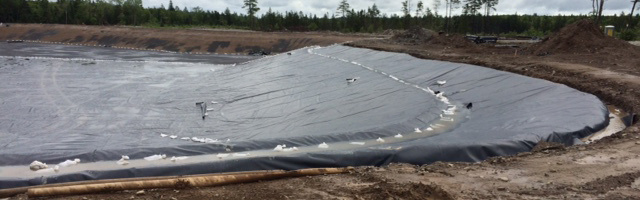 Golf-Course-Irrigation-Pond-–-1HDPE-Geomembrane